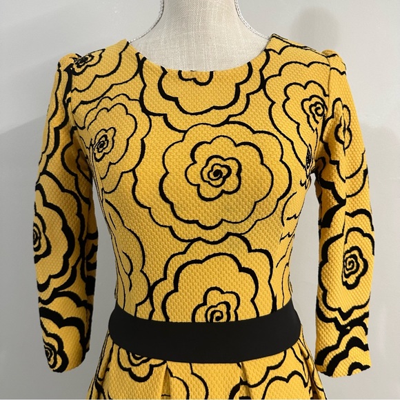 BIES & B8 Textured Roses Dress 3/4 Sleeve European Eur 36 US Size 4 - Picture 4 of 8